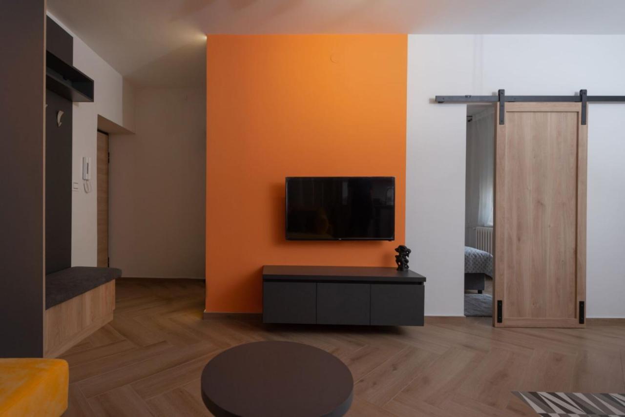 Republic Square Apartment - With Garage نوفي ساد المظهر الخارجي الصورة